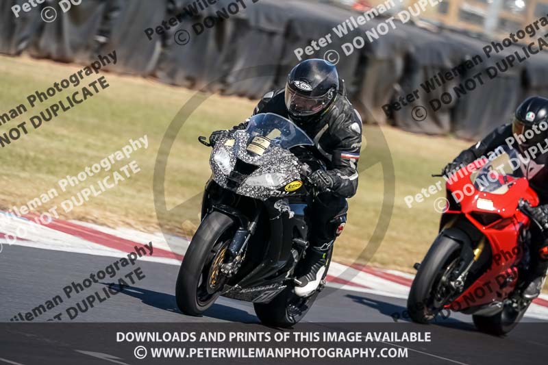 donington no limits trackday;donington park photographs;donington trackday photographs;no limits trackdays;peter wileman photography;trackday digital images;trackday photos